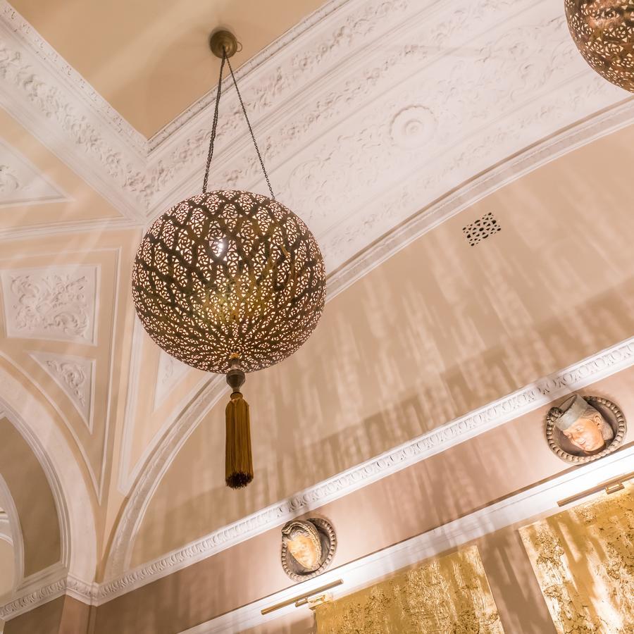 Hotel Bernini Palace Florenţa Exterior foto A Moroccan lantern